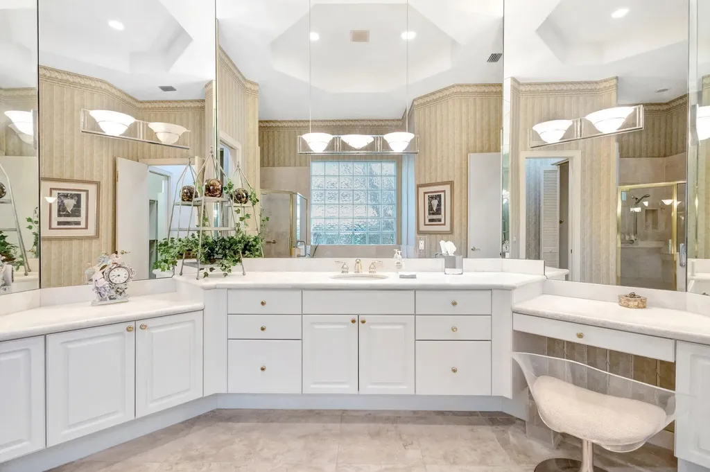 6802 Casa Grande Way Delray Beach FL 33446