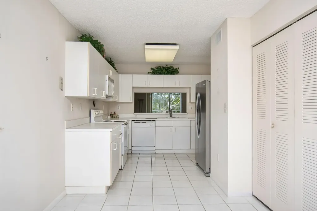 4734 Lucerne Lakes Boulevard E Lake Worth FL 33467