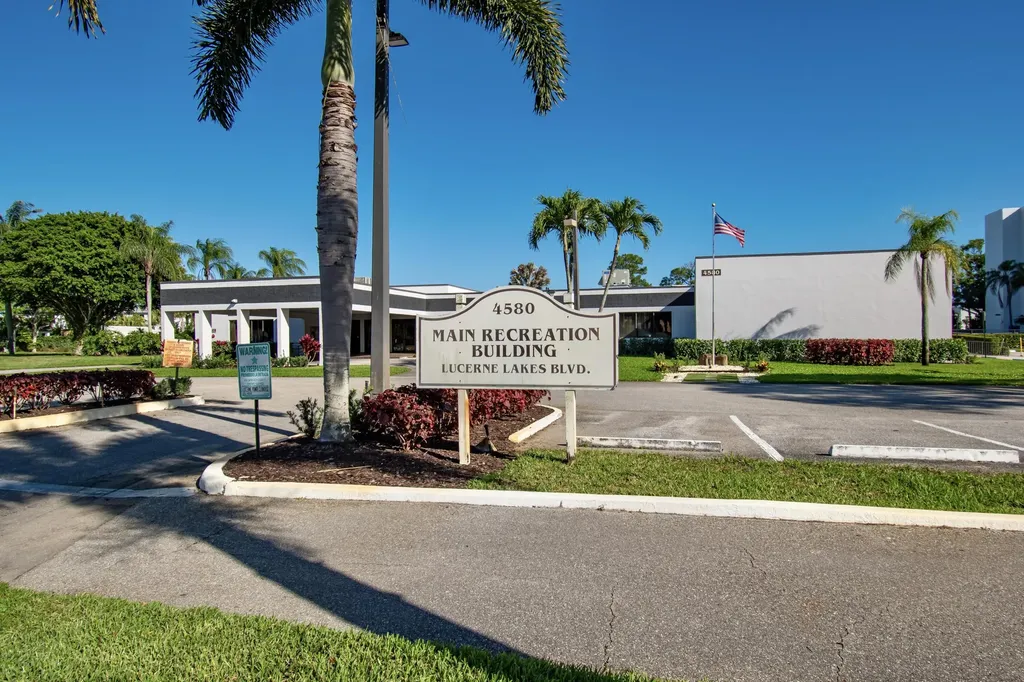 4734 Lucerne Lakes Boulevard E Lake Worth FL 33467