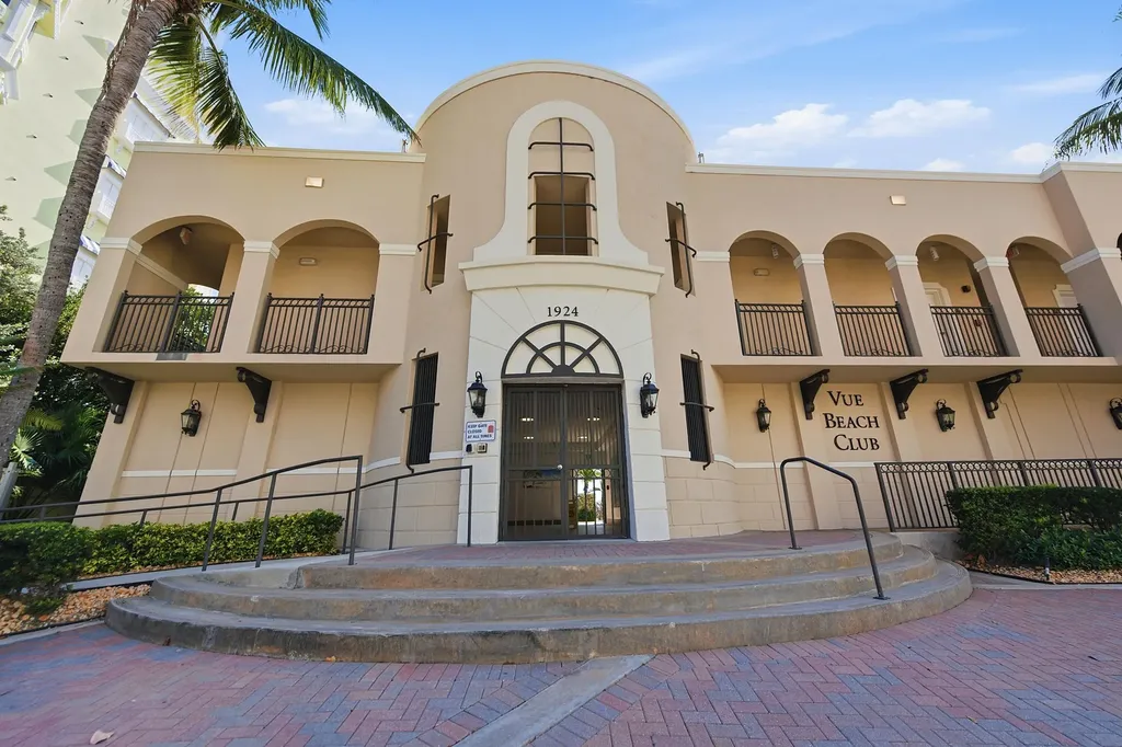2001 N Ocean Boulevard Fort Lauderdale FL 33305