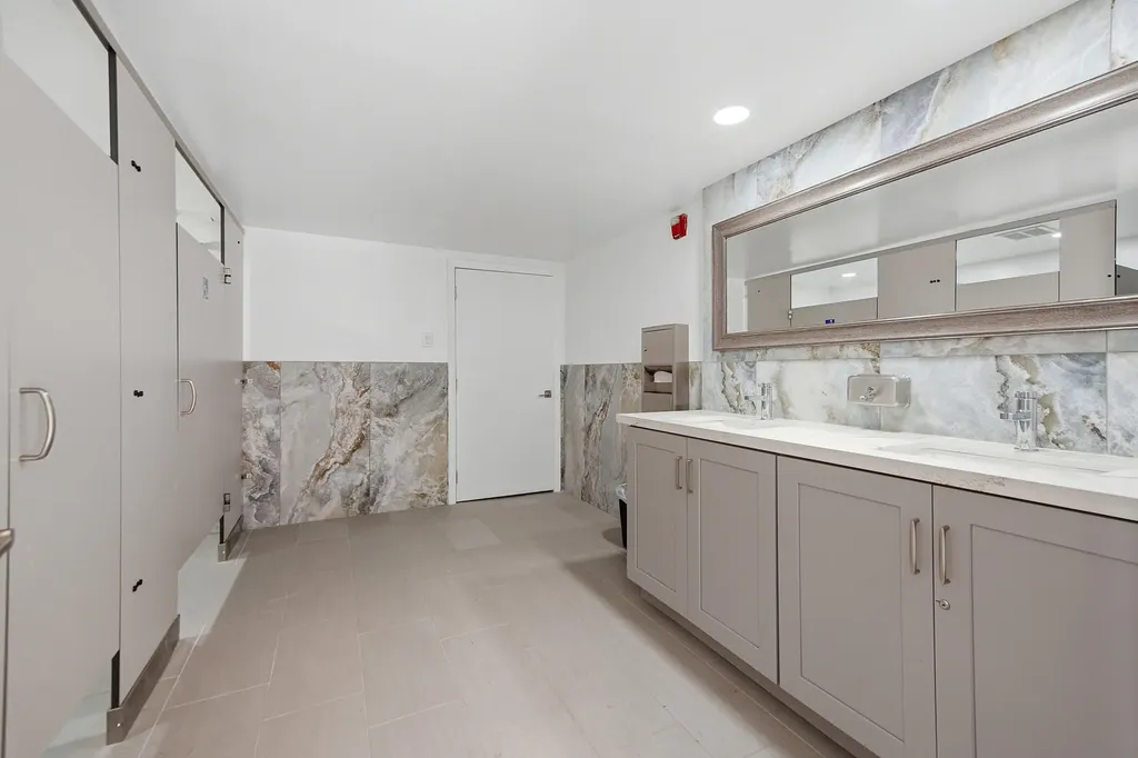 2001 N Ocean Boulevard Fort Lauderdale FL 33305