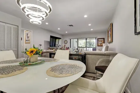 34 W Stratford Lane Lane W Boynton Beach FL 33436