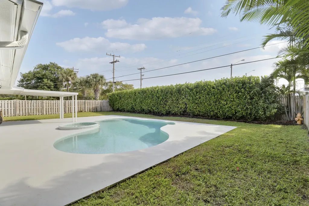 636 Eastwind Drive North Palm Beach FL 33408