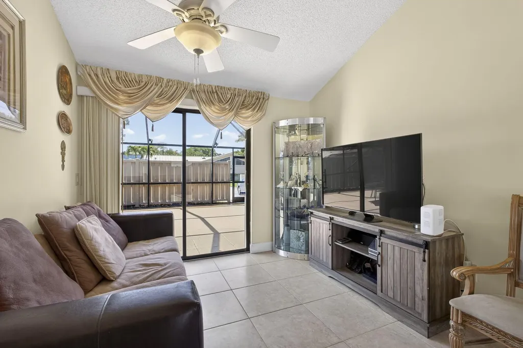 5662 Golden Eagle Circle Palm Beach Gardens FL 33418