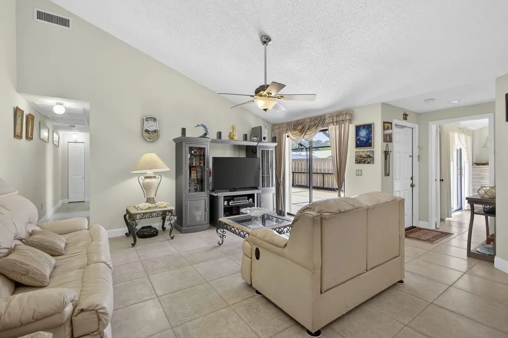 5662 Golden Eagle Circle Palm Beach Gardens FL 33418