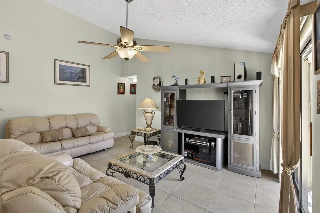 5662 Golden Eagle Circle Palm Beach Gardens FL 33418