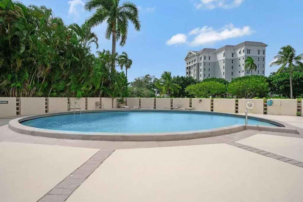 2400 Presidential Way West Palm Beach FL 33401