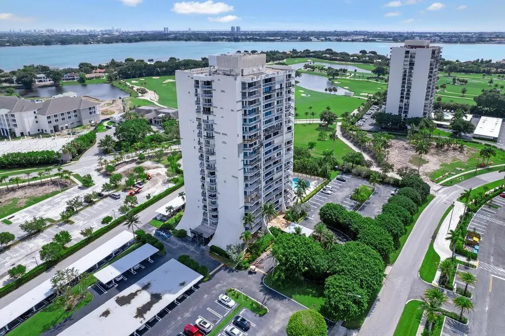 2400 Presidential Way West Palm Beach FL 33401