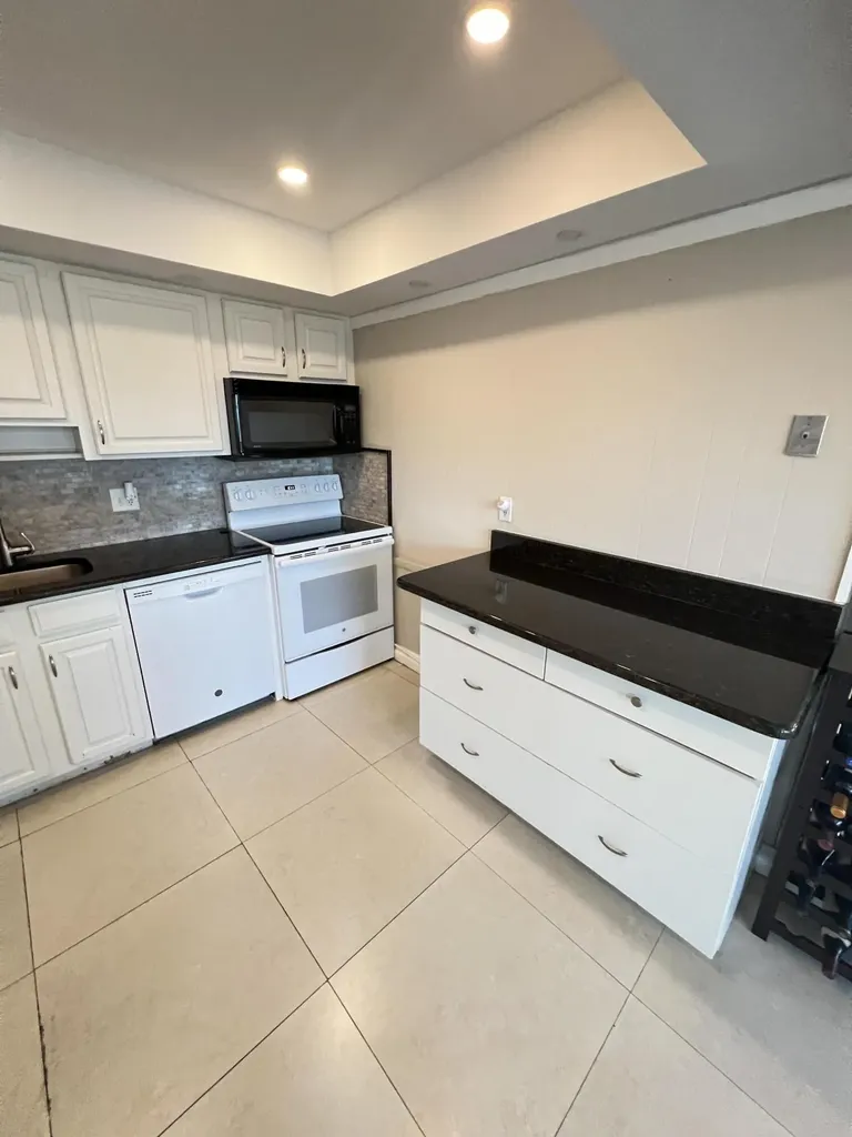 413 Greenbrier A West Palm Beach FL 33417