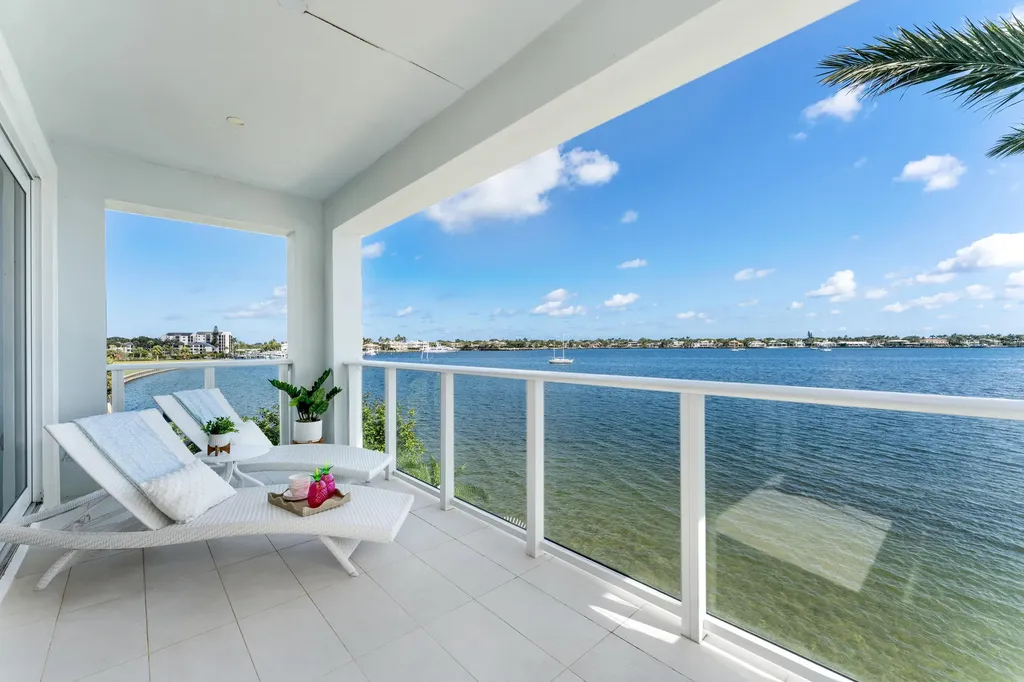 100 Water Club Court N North Palm Beach FL 33408