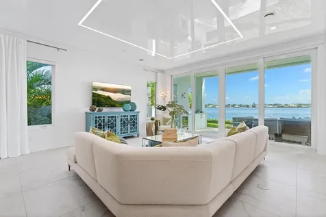 100 Water Club Court N North Palm Beach FL 33408