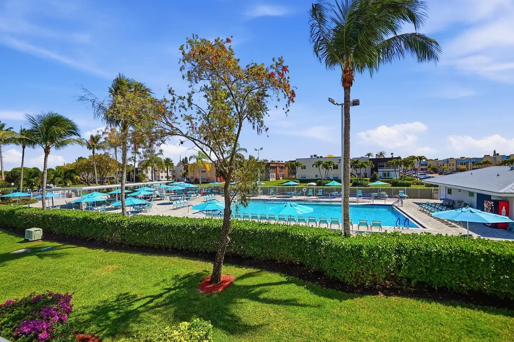 422 Burgundy I Delray Beach FL 33484