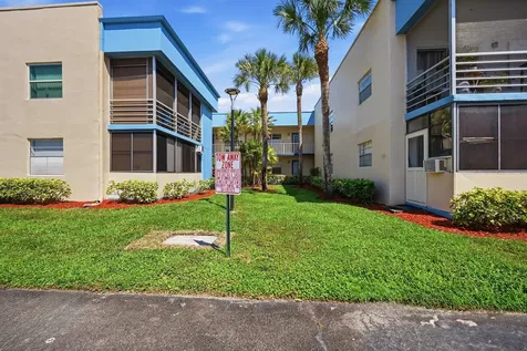 422 Burgundy I Delray Beach FL 33484