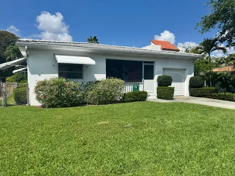 1205 N Palmway Lake Worth Beach FL 33460