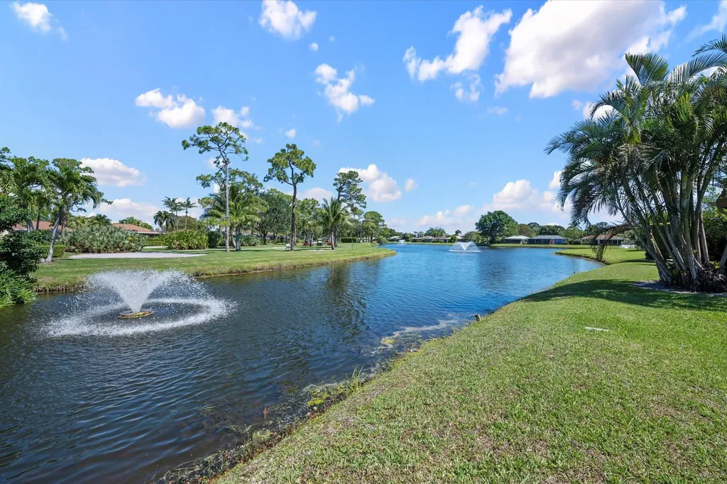 13297 Garth Court Palm Beach Gardens FL 33418
