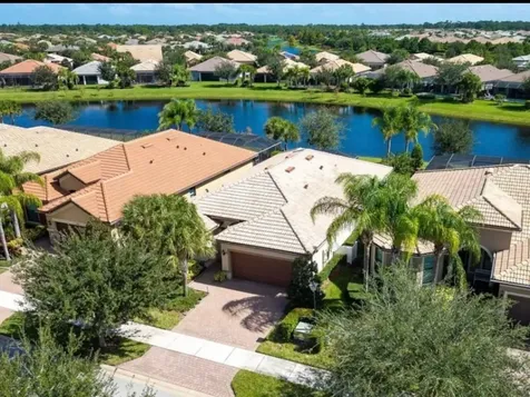 5086 Pendelton Square Vero Beach FL 32967