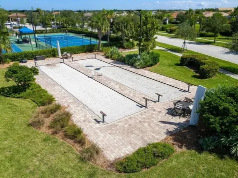 5086 Pendelton Square Vero Beach FL 32967