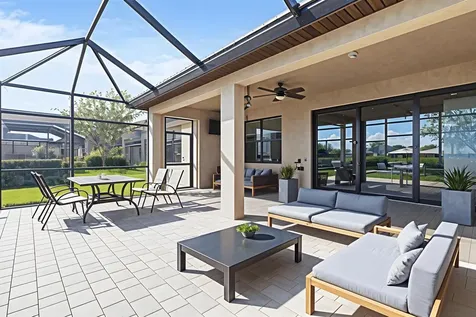 5086 Pendelton Square Vero Beach FL 32967