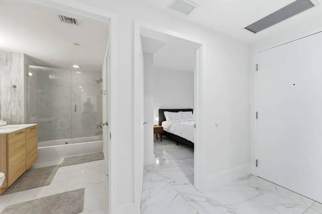 16385 Biscayne Boulevard North Miami Beach FL 33160