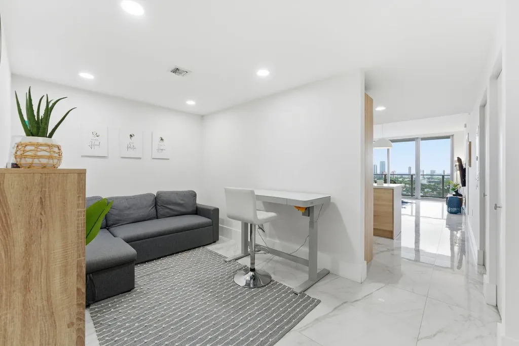 16385 Biscayne Boulevard North Miami Beach FL 33160