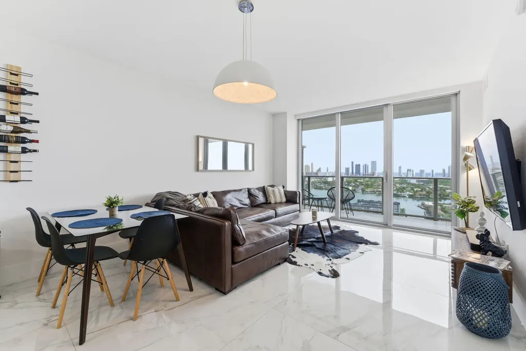 16385 Biscayne Boulevard North Miami Beach FL 33160
