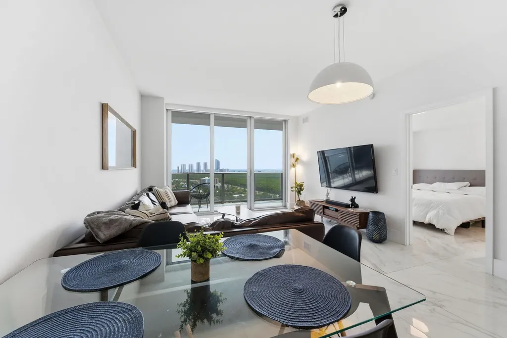 16385 Biscayne Boulevard North Miami Beach FL 33160