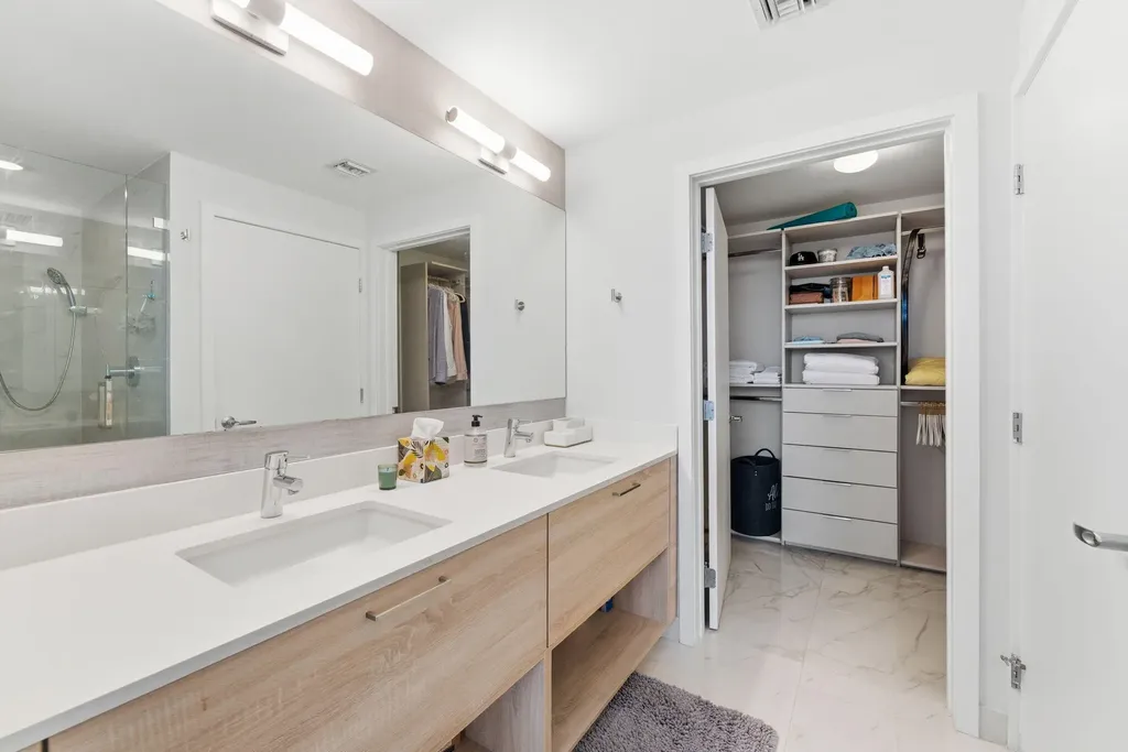 16385 Biscayne Boulevard North Miami Beach FL 33160