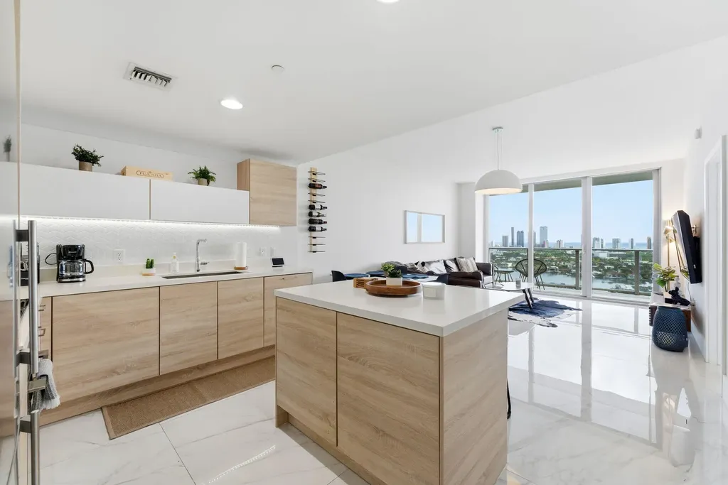 16385 Biscayne Boulevard North Miami Beach FL 33160