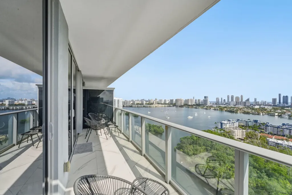 16385 Biscayne Boulevard North Miami Beach FL 33160