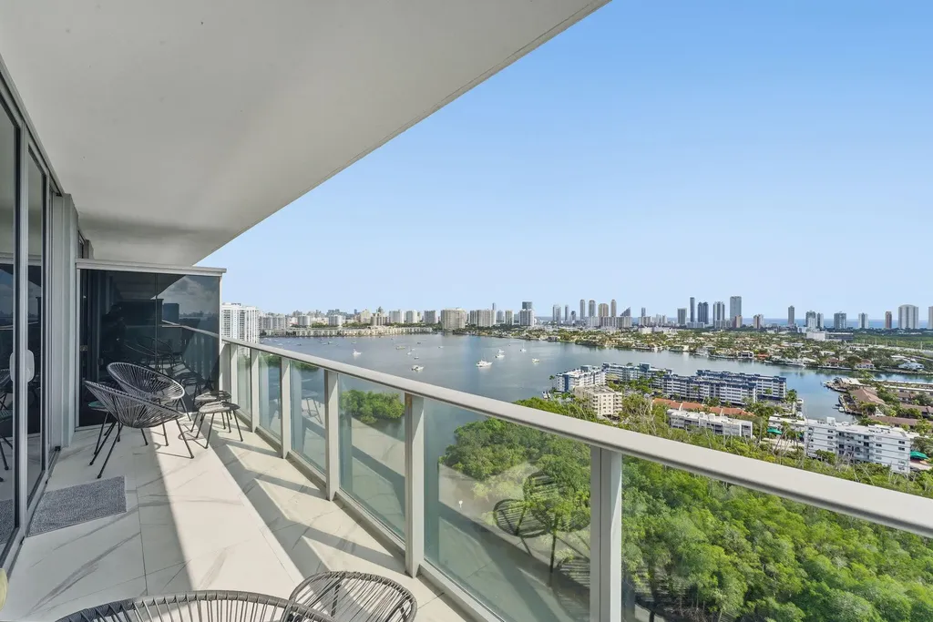 16385 Biscayne Boulevard North Miami Beach FL 33160