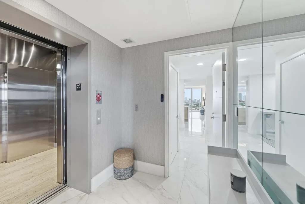 16385 Biscayne Boulevard North Miami Beach FL 33160