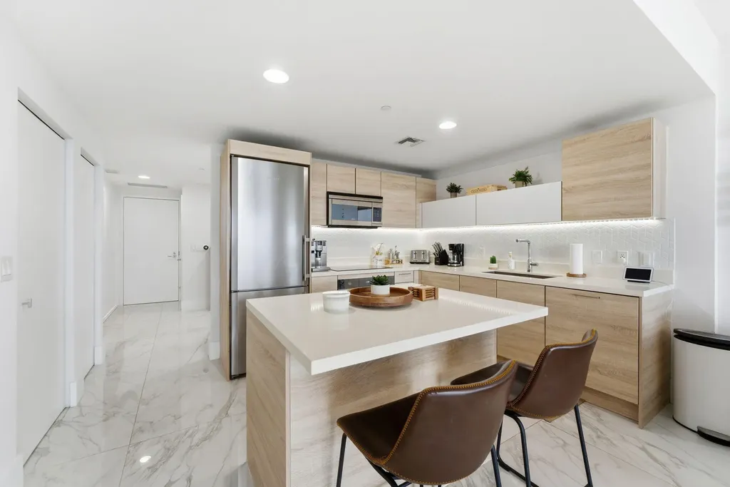 16385 Biscayne Boulevard North Miami Beach FL 33160