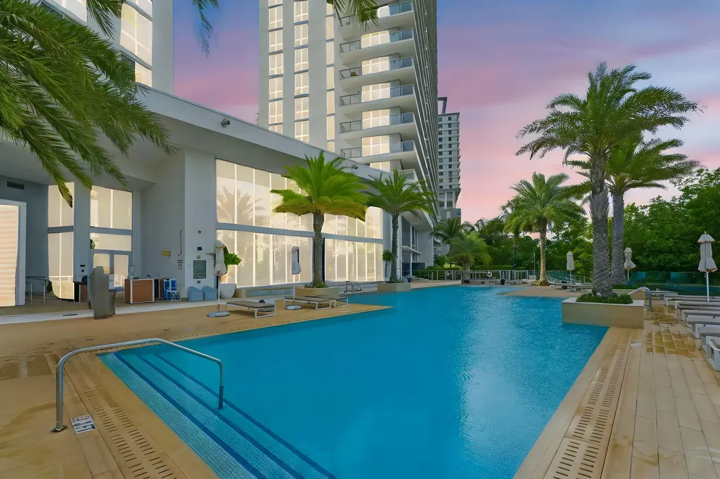 16385 Biscayne Boulevard North Miami Beach FL 33160