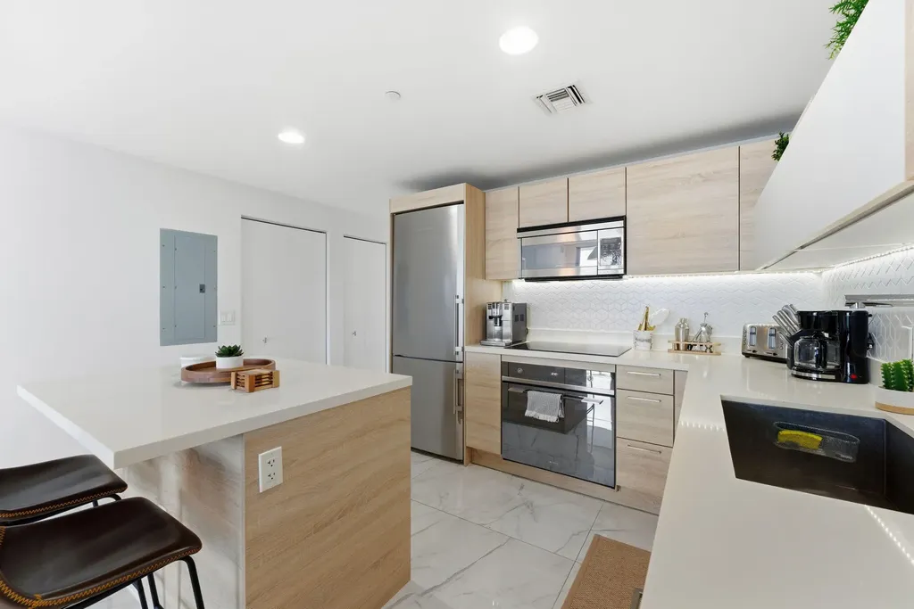 16385 Biscayne Boulevard North Miami Beach FL 33160