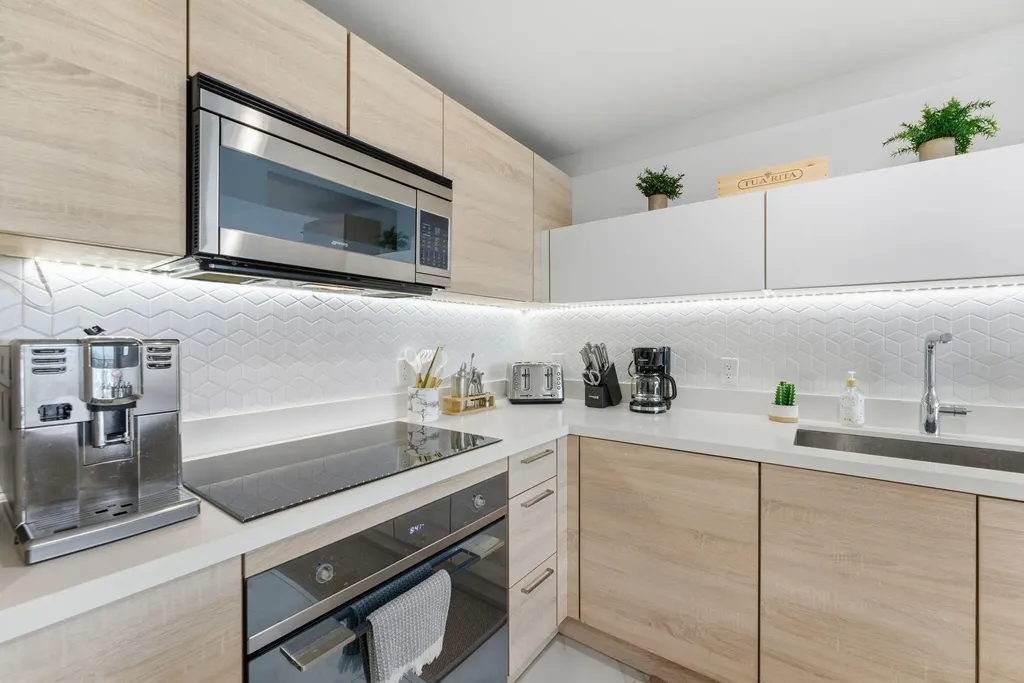 16385 Biscayne Boulevard North Miami Beach FL 33160
