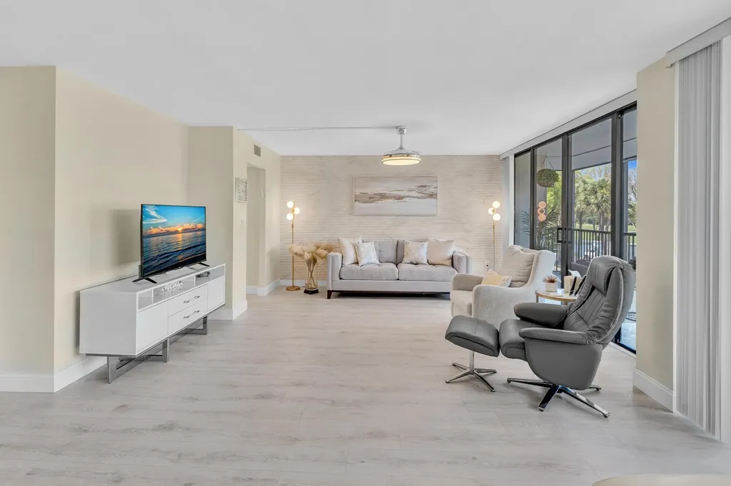 2804 N 46th Avenue Hollywood FL 33021