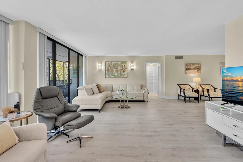 2804 N 46th Avenue Hollywood FL 33021