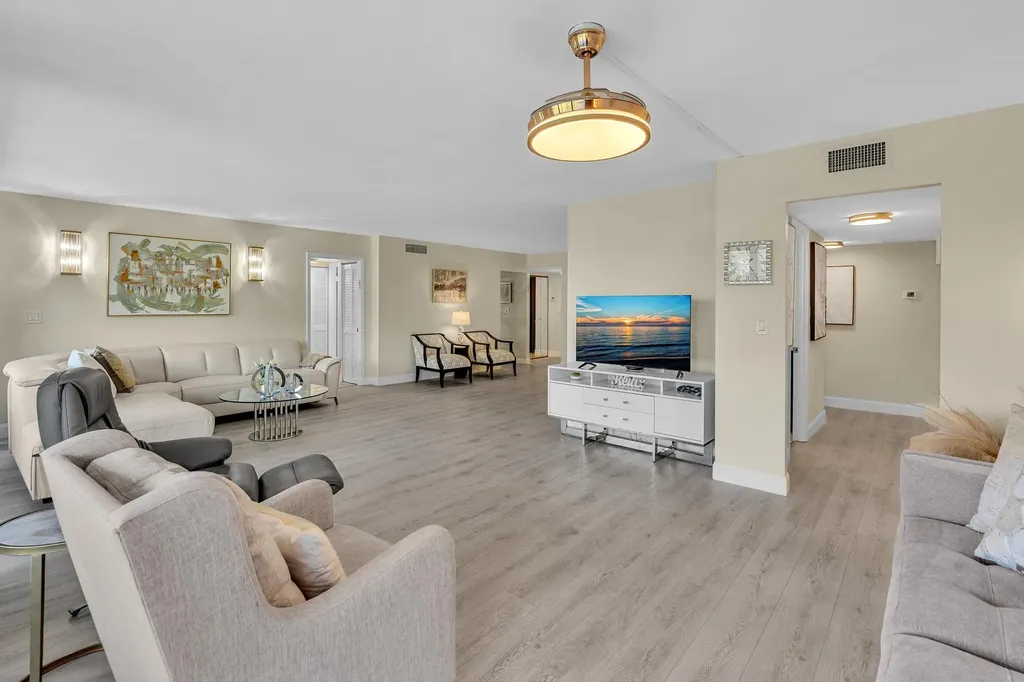 2804 N 46th Avenue Hollywood FL 33021