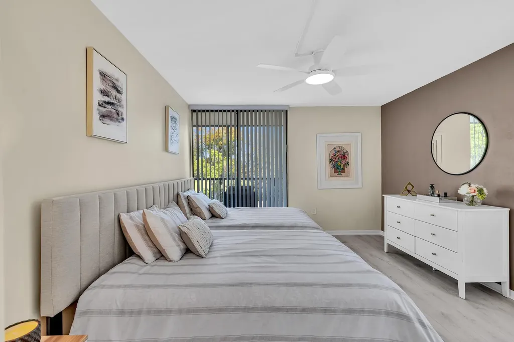 2804 N 46th Avenue Hollywood FL 33021