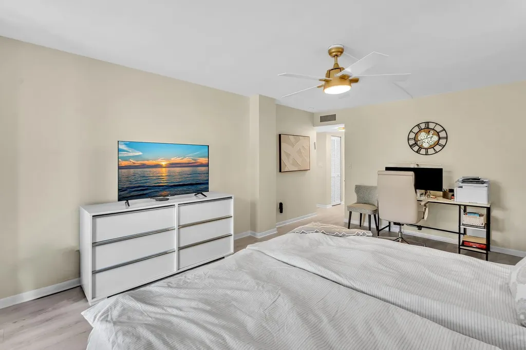 2804 N 46th Avenue Hollywood FL 33021
