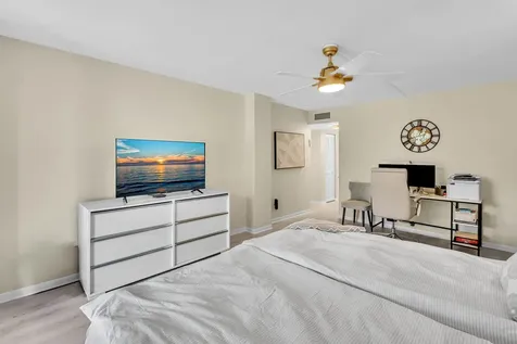 2804 N 46th Avenue Hollywood FL 33021