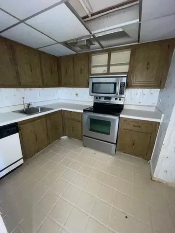 7091 Environ Boulevard Lauderhill FL 33319