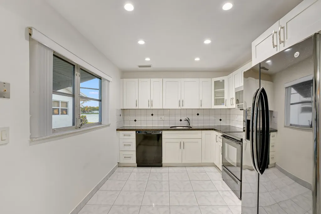 8547 NW 12th Street Plantation FL 33322