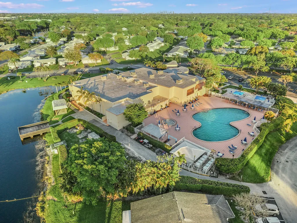 8547 NW 12th Street Plantation FL 33322
