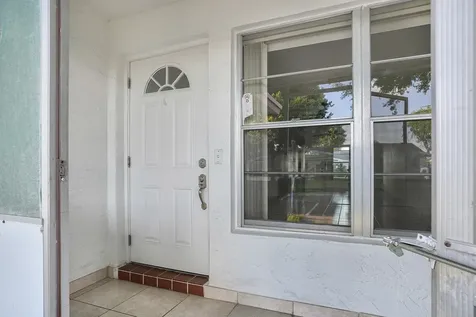 8547 NW 12th Street Plantation FL 33322