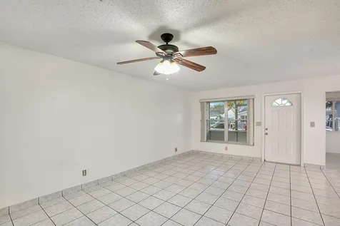 8547 NW 12th Street Plantation FL 33322