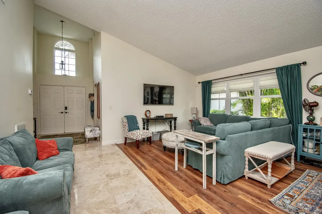 11160 Rios Road Boca Raton FL 33498