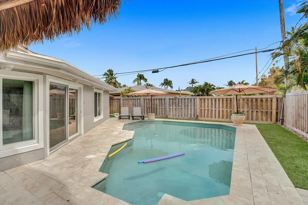 470 SE 4th Court Pompano Beach FL 33060