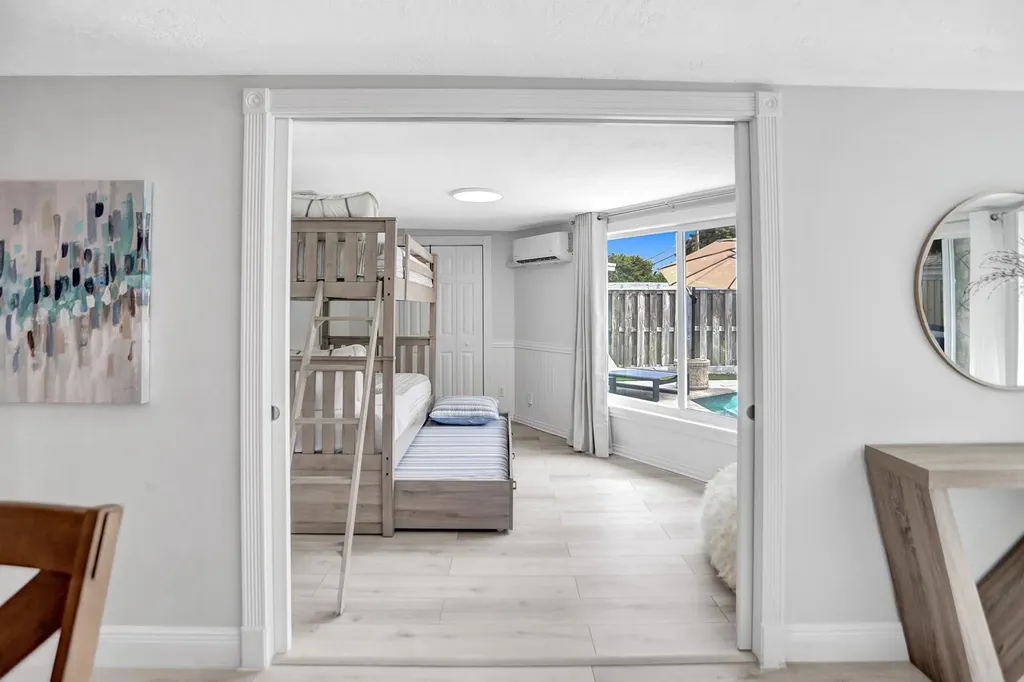 470 SE 4th Court Pompano Beach FL 33060