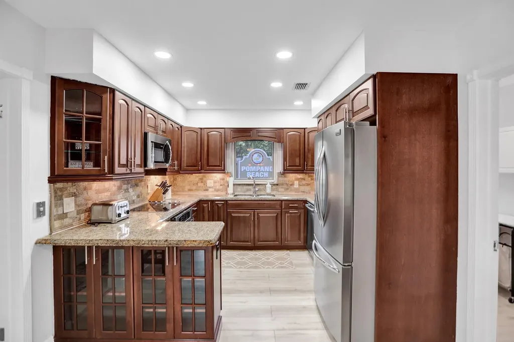 470 SE 4th Court Pompano Beach FL 33060